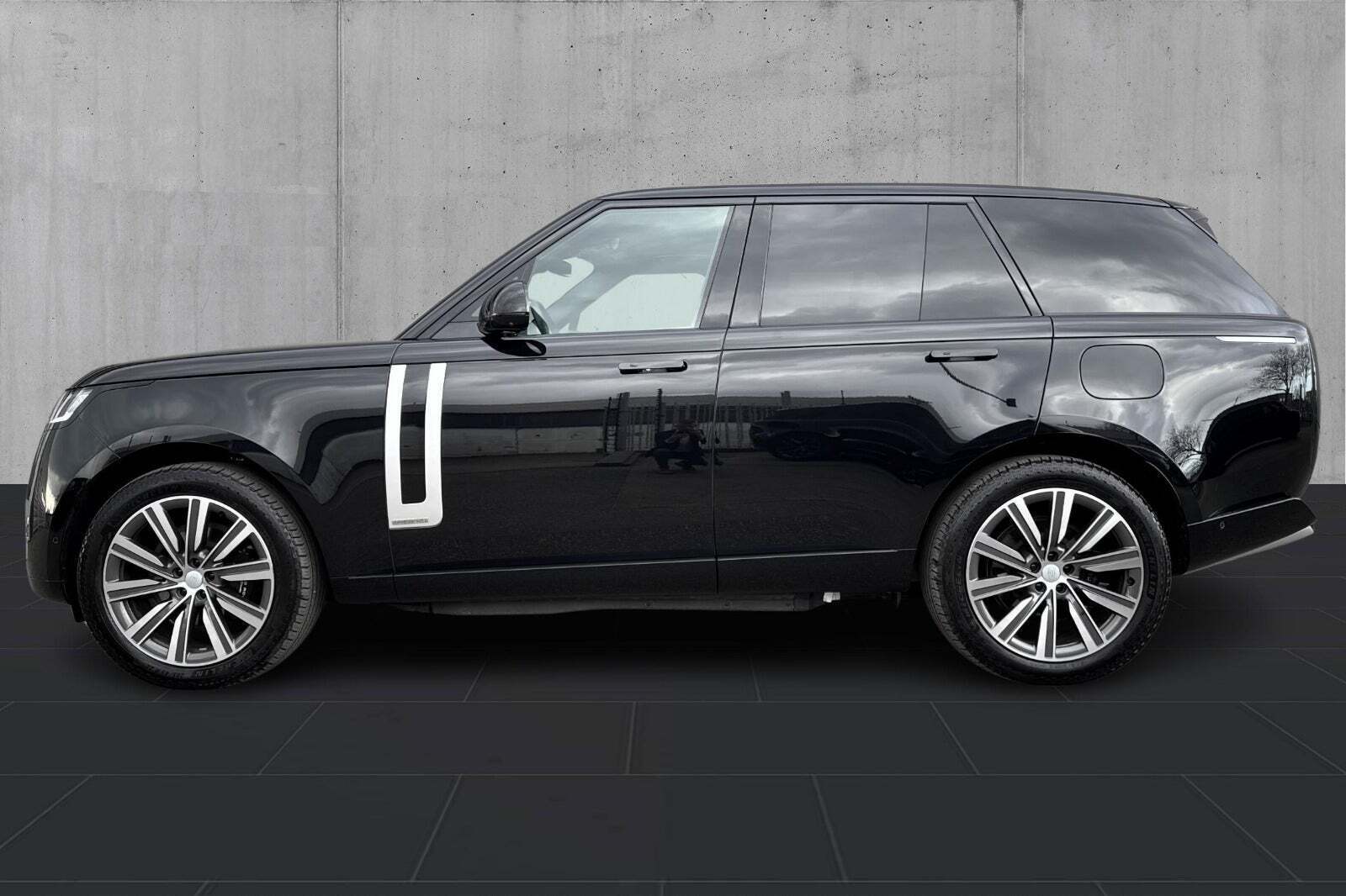 Sort Land Rover Range Rover fra 2025