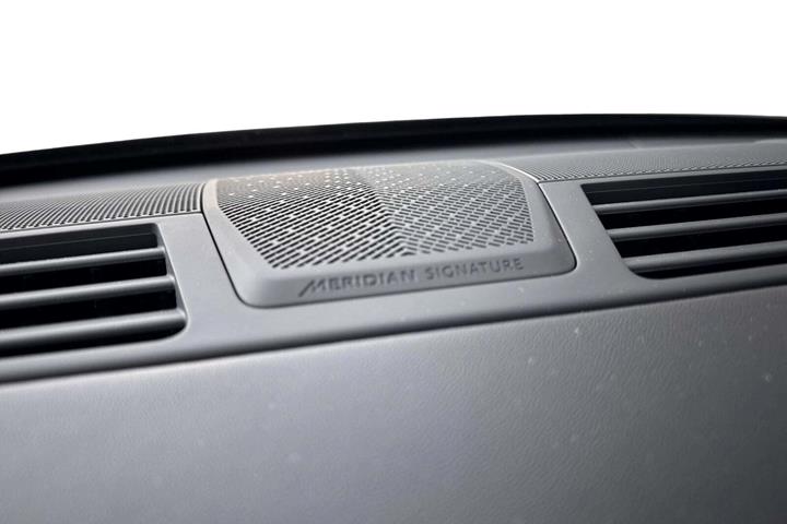Sort Land Rover Range Rover fra 2025