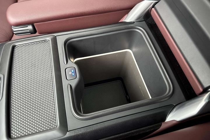 Sort Land Rover Range Rover fra 2025