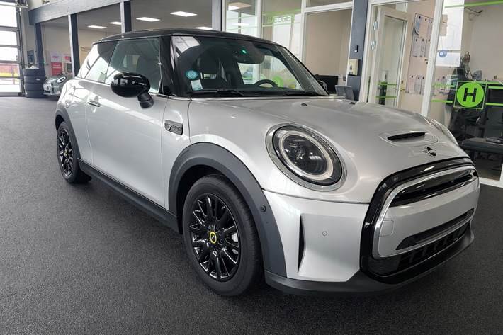 Sølv Mini Cooper SE fra 2022