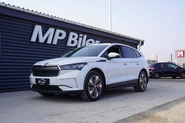 Hvid Skoda Enyaq fra 2023