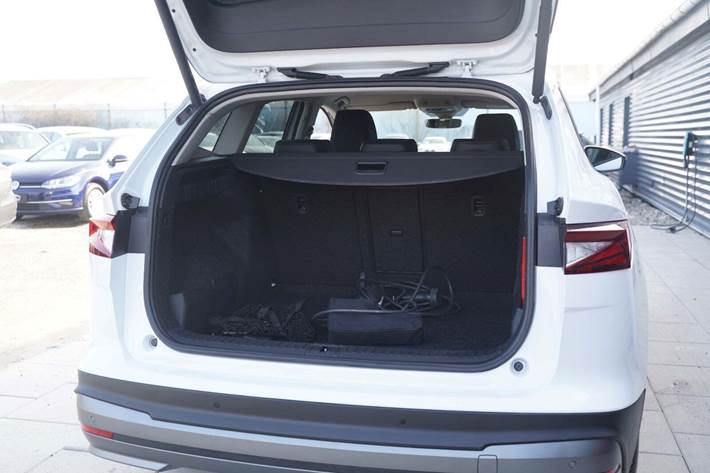 Hvid Skoda Enyaq fra 2023