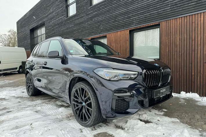 Sort BMW X5 fra 2023