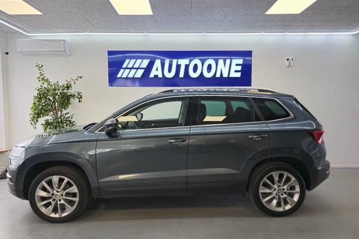 Grå Skoda Karoq fra 2019