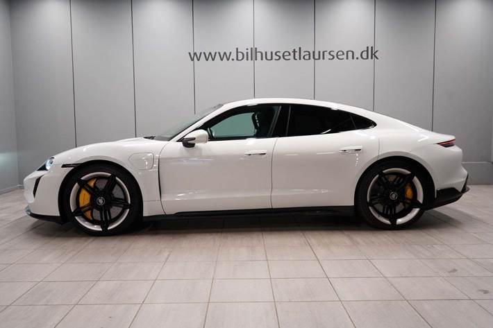 Hvid Porsche Taycan Turbo fra 2020