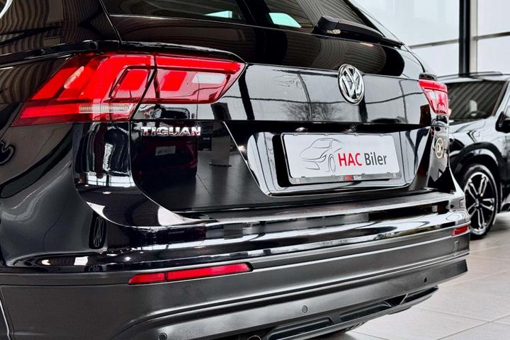 Gul VW Tiguan fra 2018