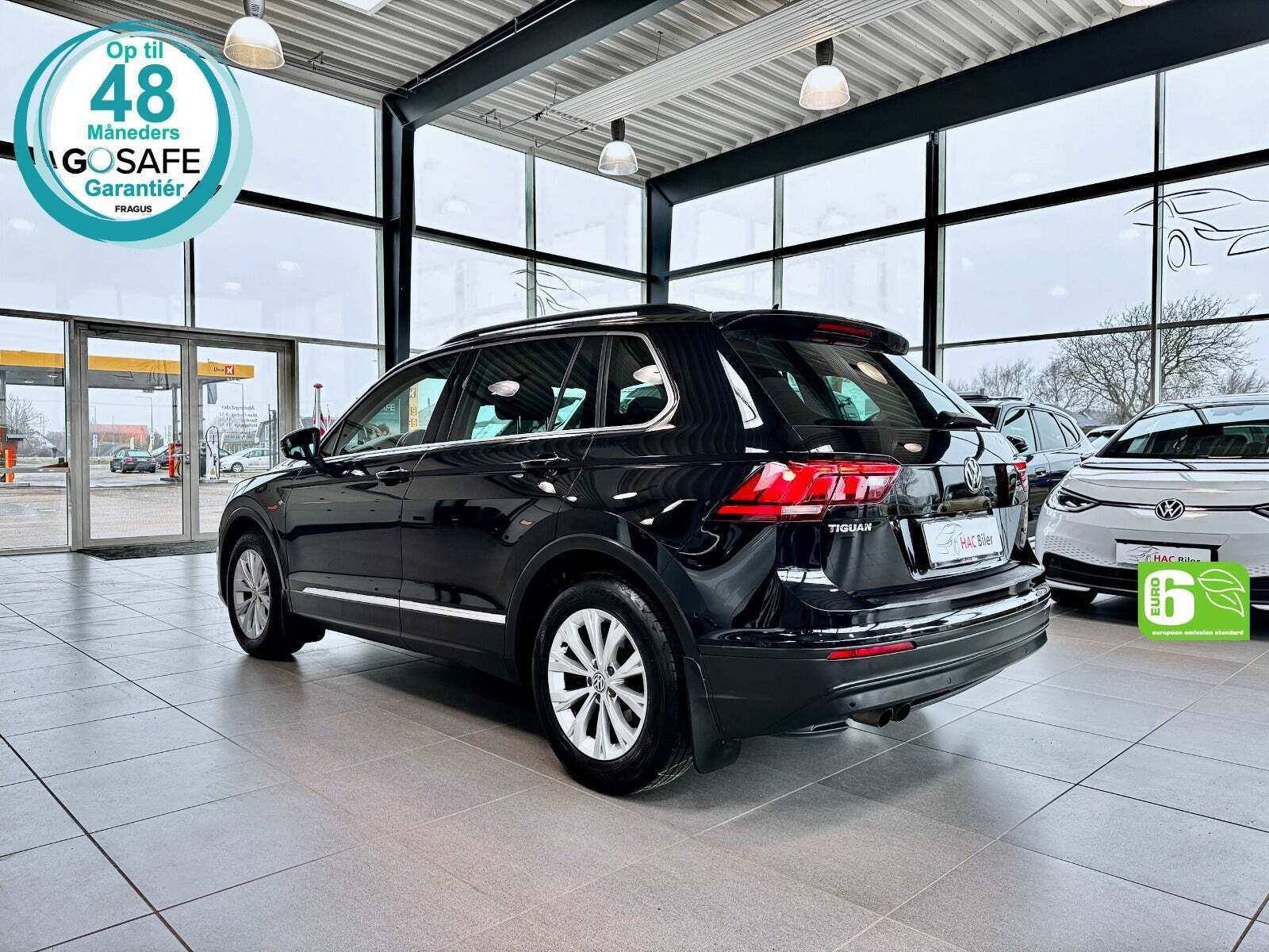Gul VW Tiguan fra 2018