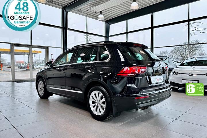 Gul VW Tiguan fra 2018