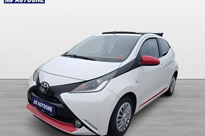 Hvid Toyota Aygo fra 2015
