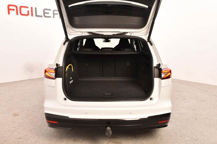 Hvid Skoda Enyaq fra 2022