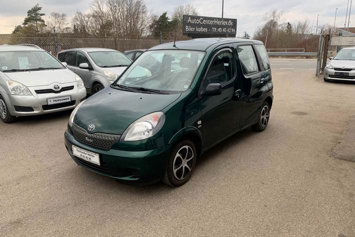 Grøn Toyota Yaris Verso fra 2002