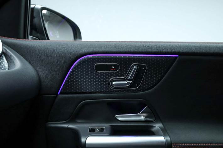 Sort Mercedes EQA250+ fra 2025