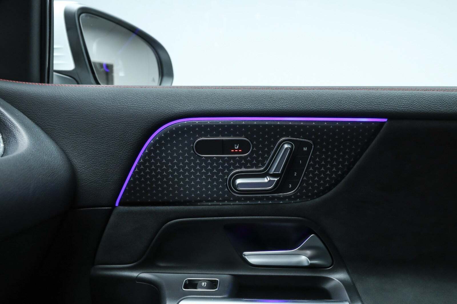 Hvid Mercedes EQA350 fra 2026