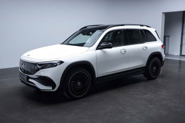 Hvid Mercedes EQB250+ fra 2025