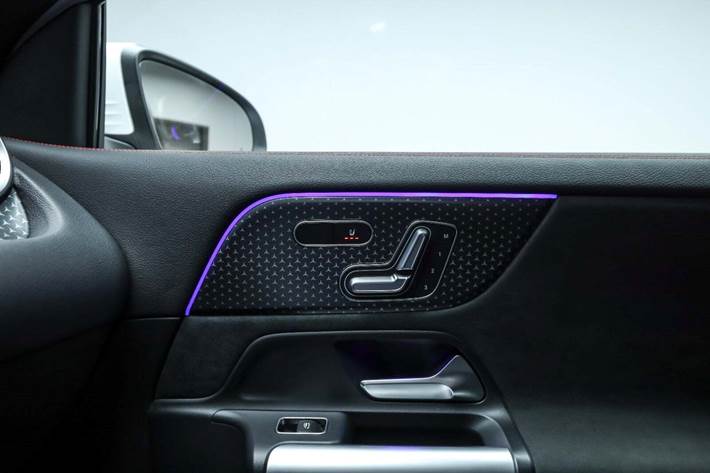 Hvid Mercedes EQA250+ fra 2025