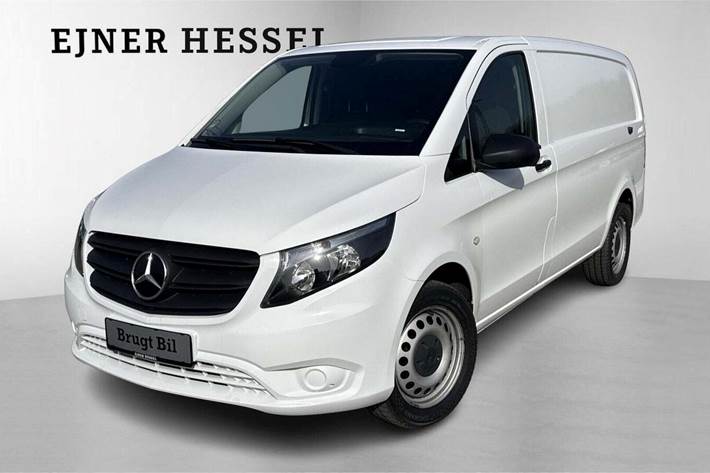 Hvid Mercedes Vito 114 fra 2023