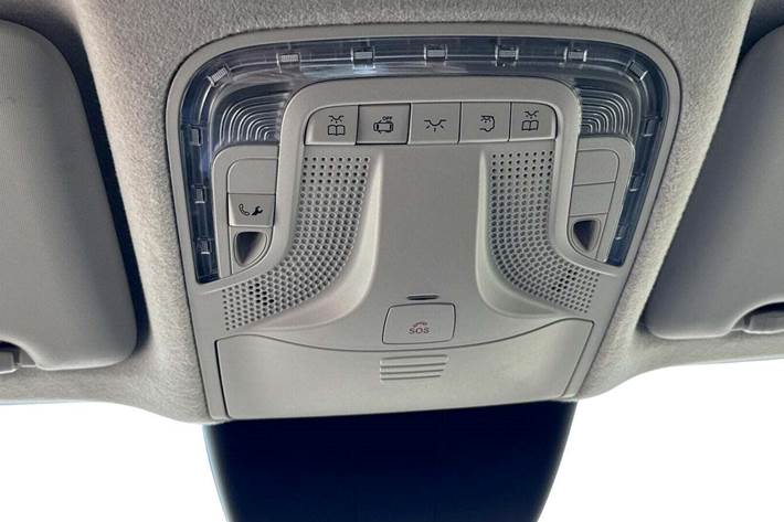 Hvid Mercedes Vito 114 fra 2023