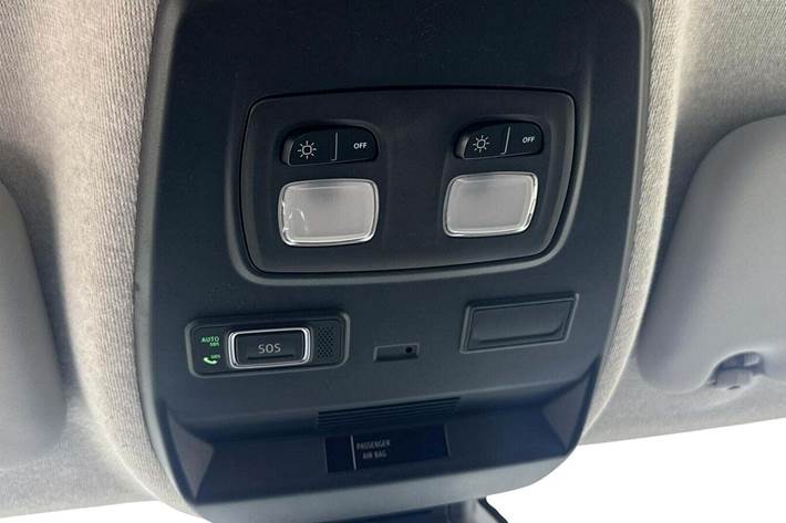 Hvid Renault Trafic fra 2025