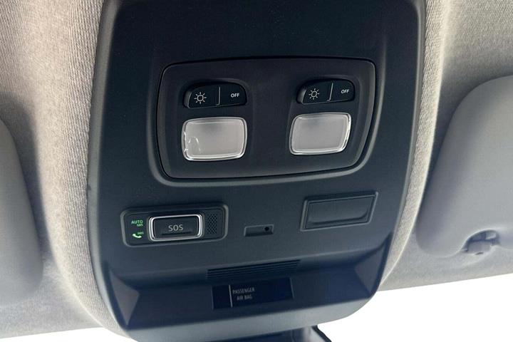 Hvid Renault Trafic fra 2025