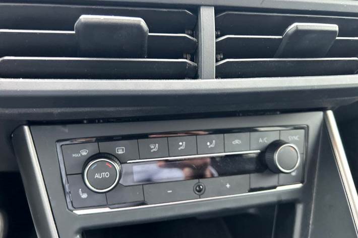 Rød VW Polo fra 2020