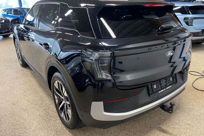 Sort Ford Explorer fra 2024