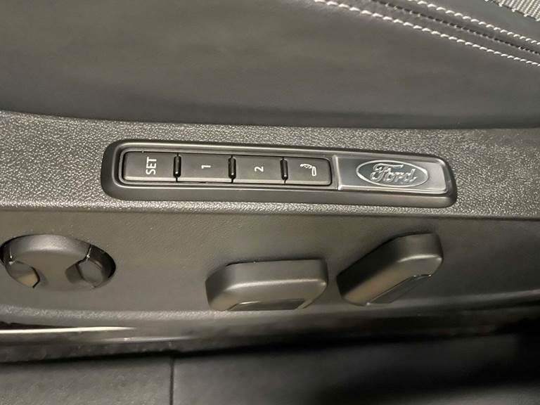 Ford Explorer 77 Select Extended Range