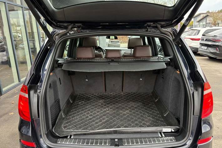 Sort BMW X3 fra 2017