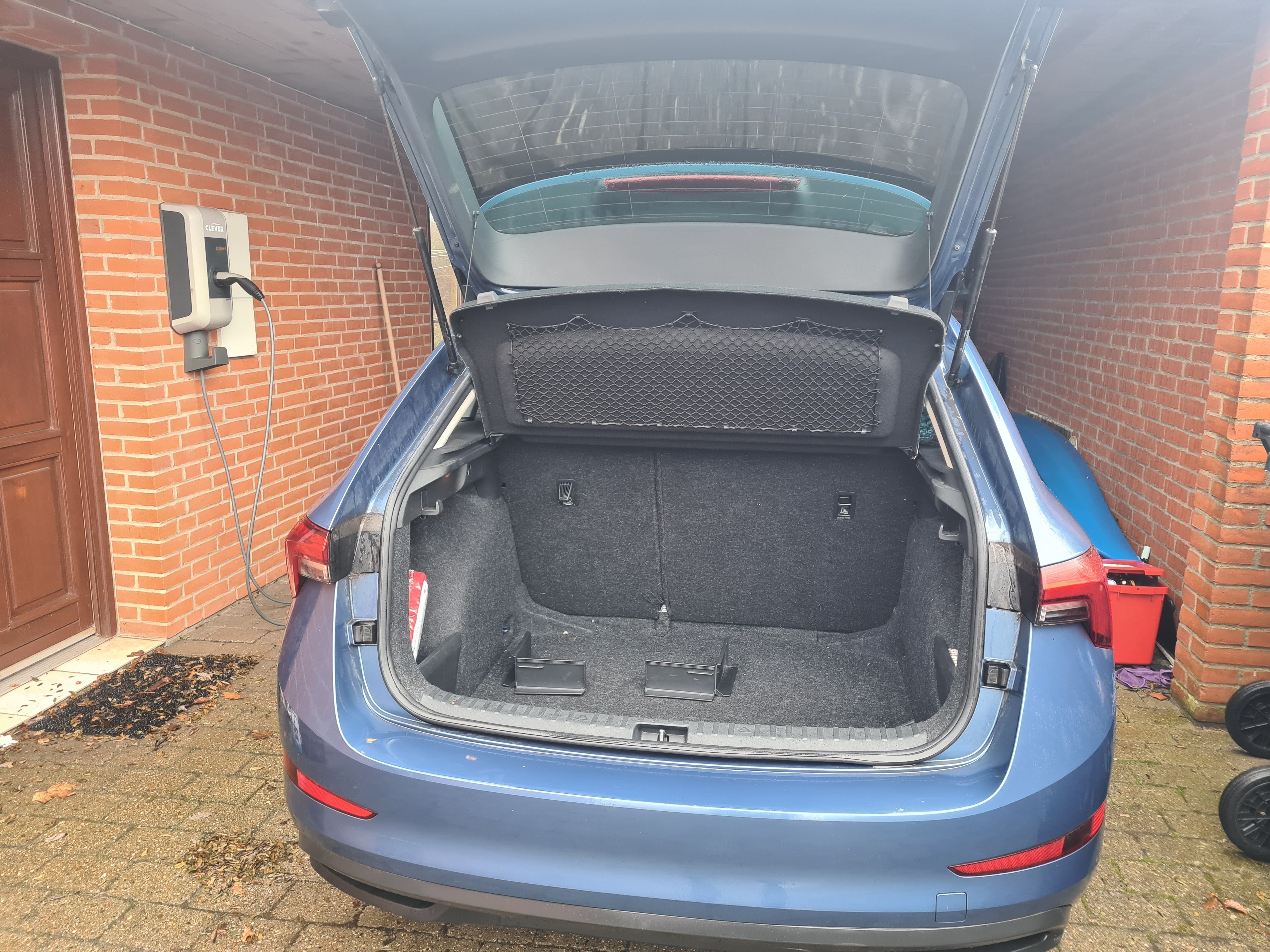 Blå Skoda Scala fra 2021