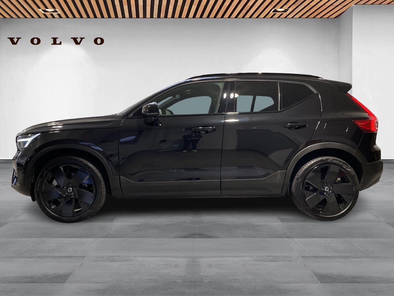 Volvo EX40 Single Motor Extended Range Black Edition 252HK 5d Aut.