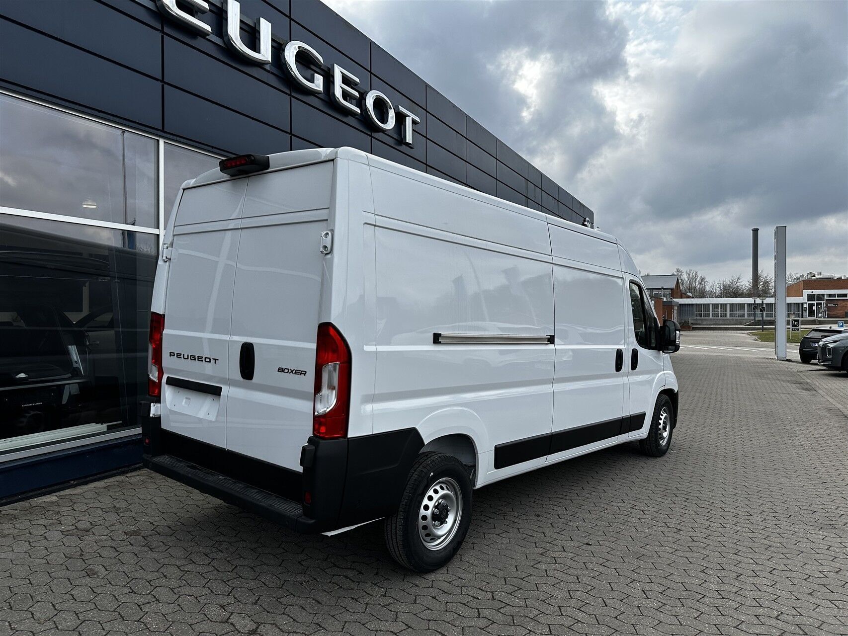 Peugeot Boxer 2,2 435 L3H2 BlueHDi Premium 180HK Van 6g