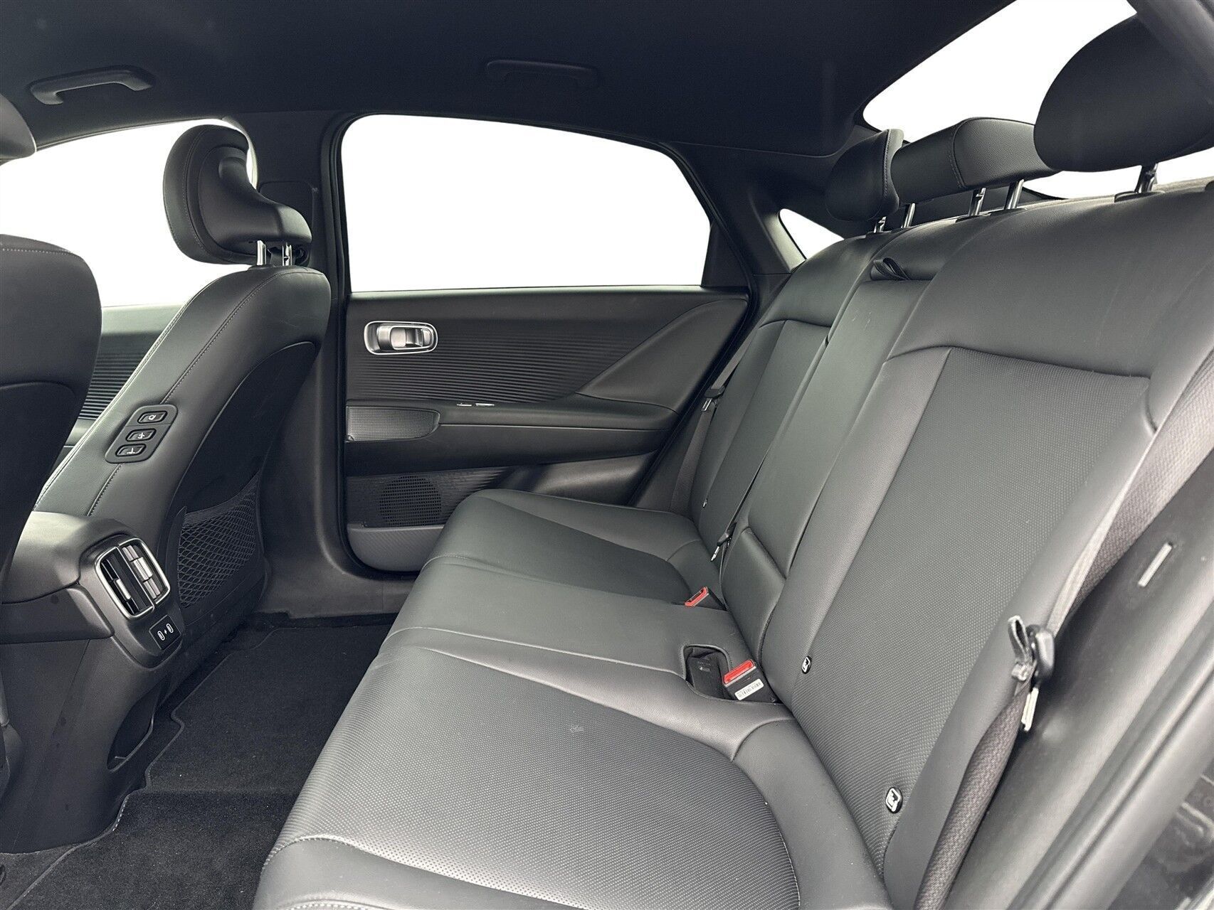 Hyundai Ioniq 6 Electric 77,4 kWh Ultimate 229HK Aut.