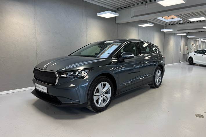 Grå Skoda Enyaq fra 2021