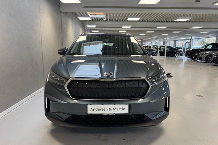 Grå Skoda Enyaq fra 2021