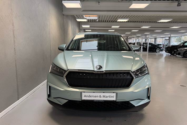 Grå Skoda Enyaq fra 2022