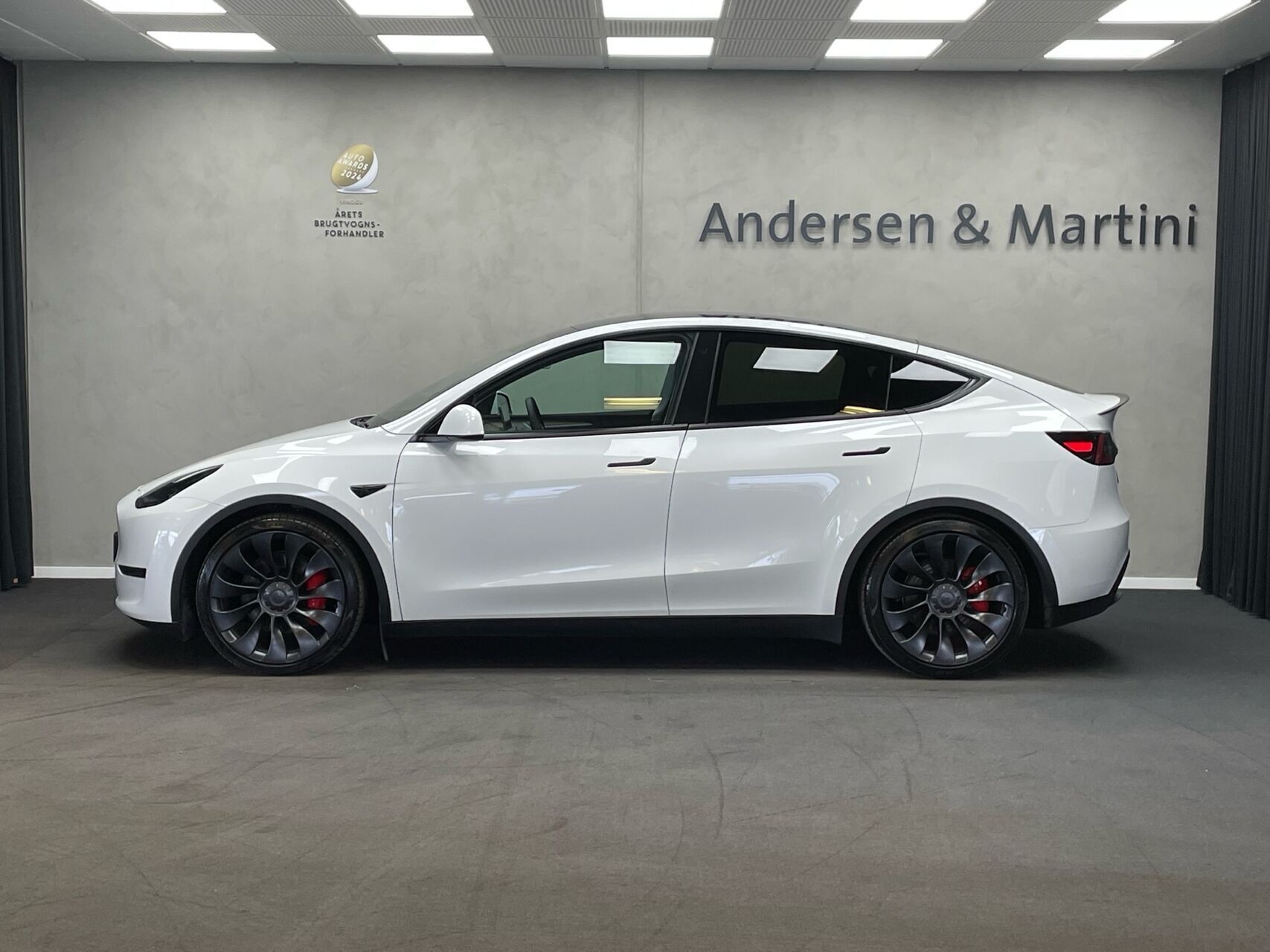 Tesla Model Y EL Performance AWD 534HK 5d Aut.