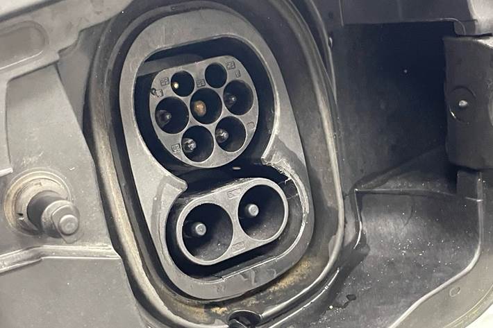 Hvid Skoda Enyaq fra 2021