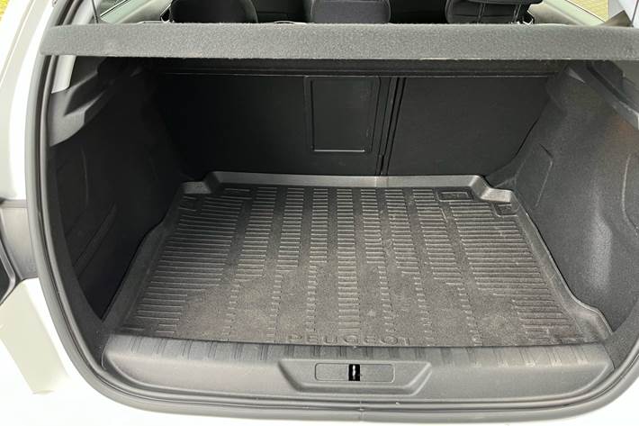 Hvid Peugeot 308 fra 2020