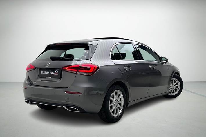 Grå Mercedes A200 fra 2018