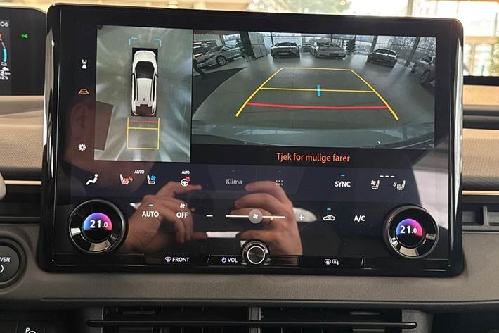 Hvid Toyota BZ4X fra 2026