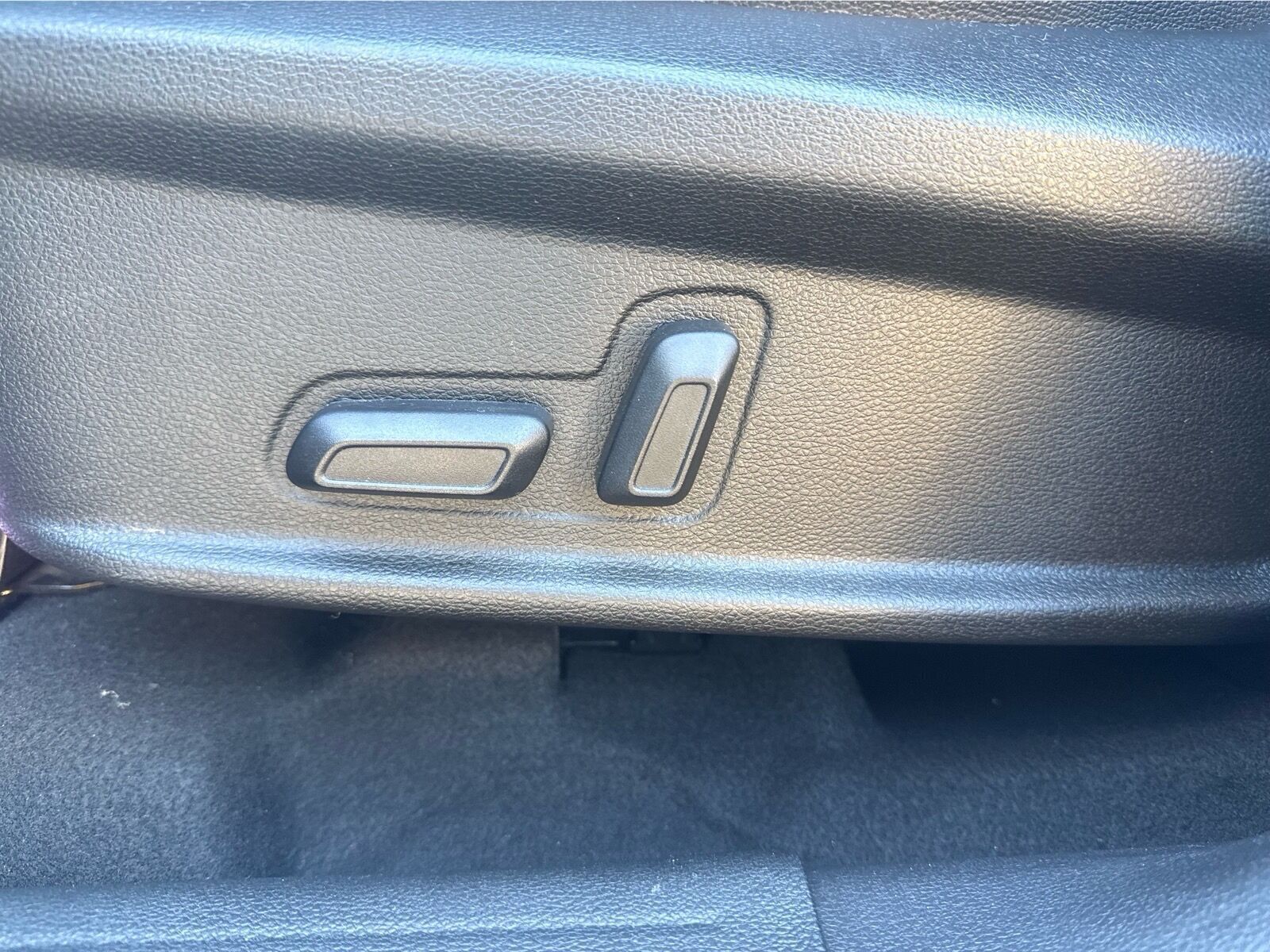 Grå Maxus eT90 fra 2025