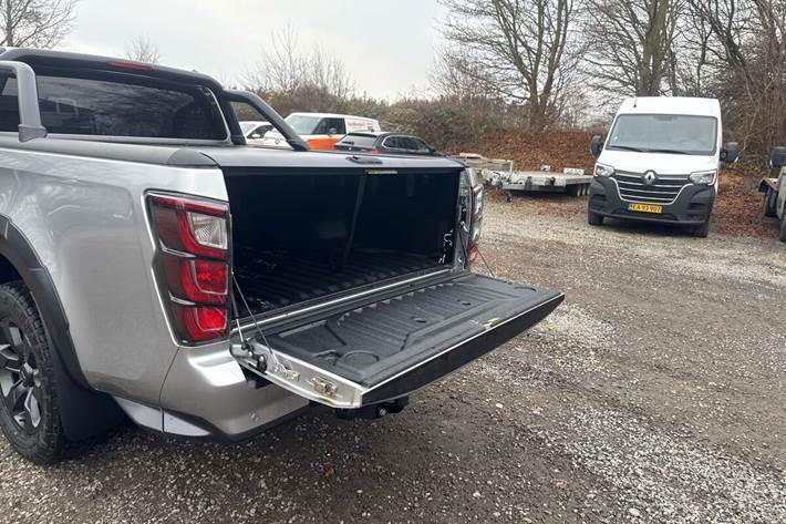 Sølv Isuzu D-Max fra 2026