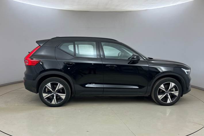 Sort Volvo XC40 fra 2023
