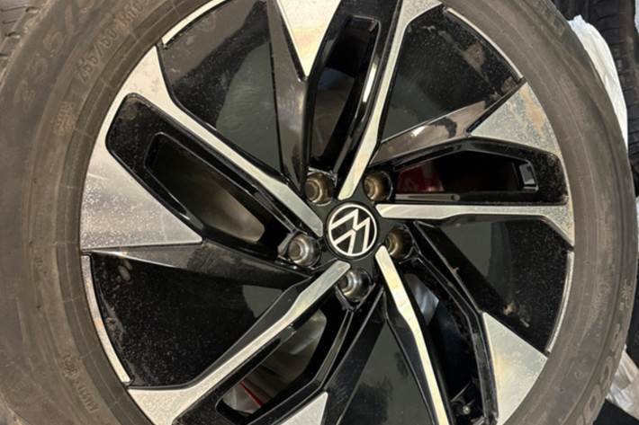 Grå VW ID.4 fra 2022