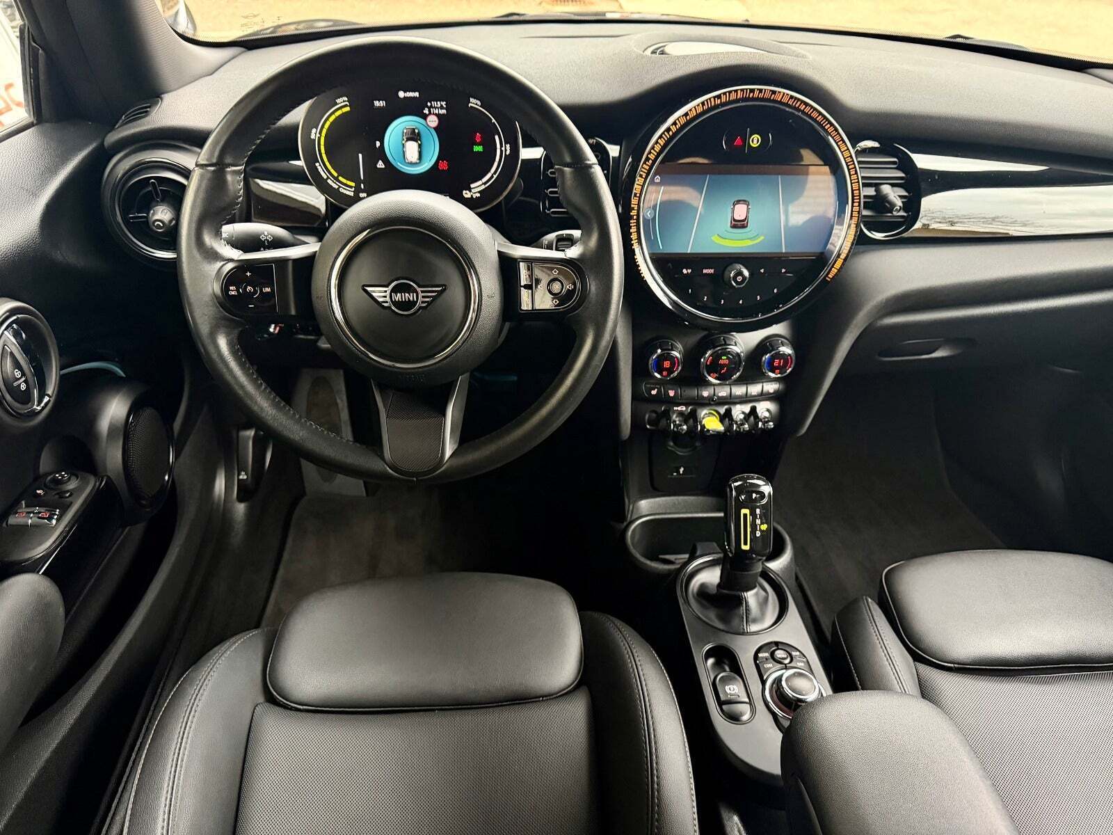 Mini Cooper SE Classic Trim