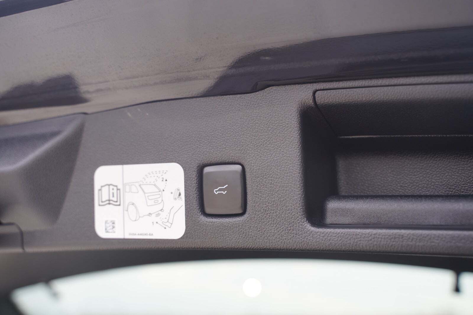 Sort Ford Kuga fra 2021