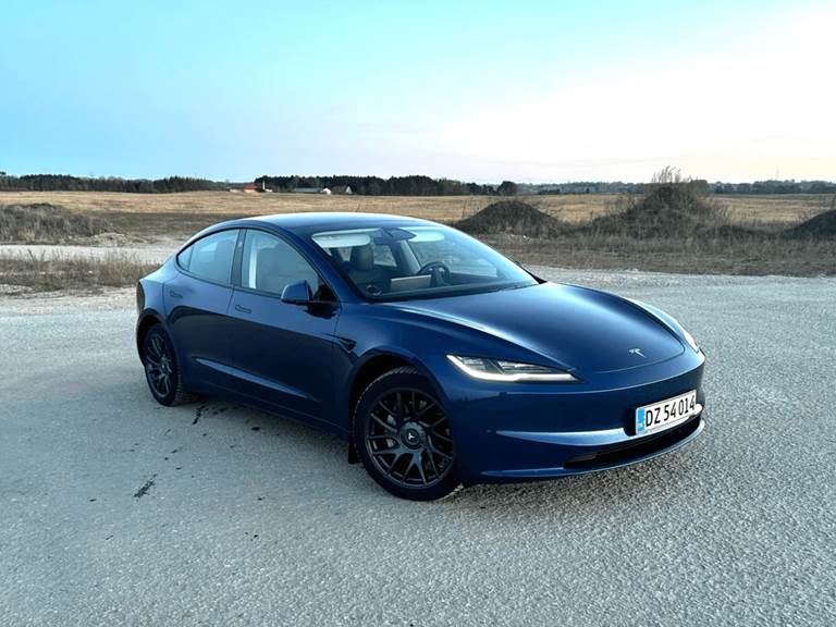 Tesla Model 3 Long Range AWD