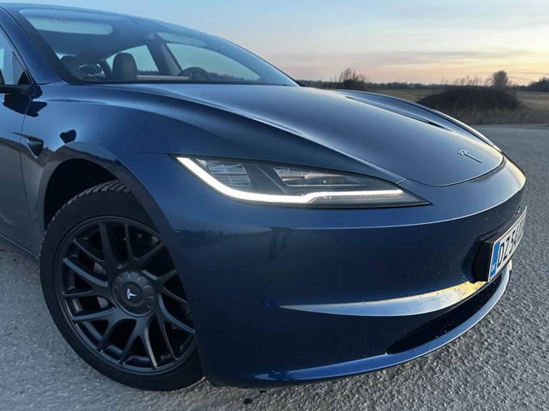 Tesla Model 3 Long Range AWD