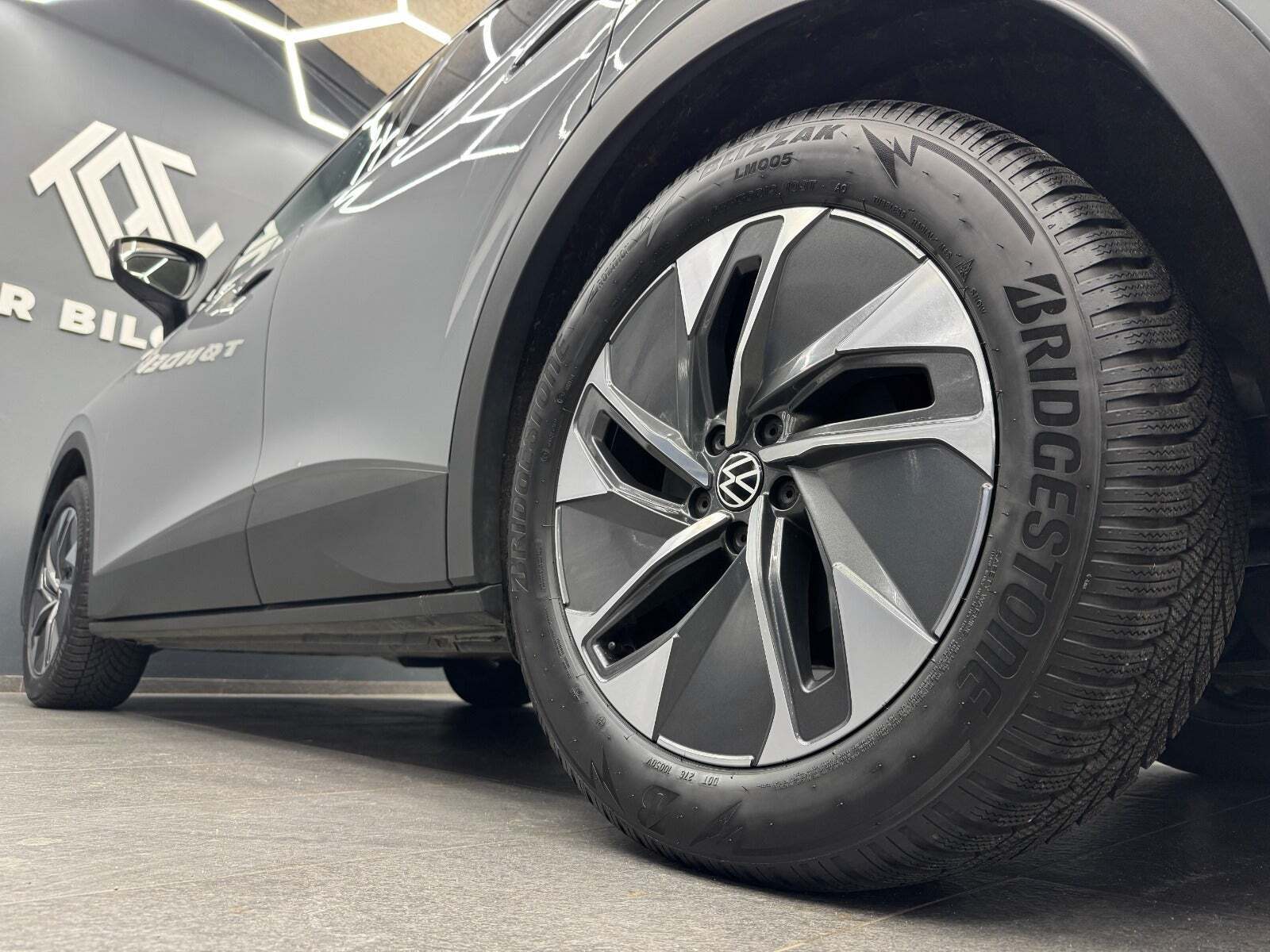 Grå VW ID.4 fra 2025