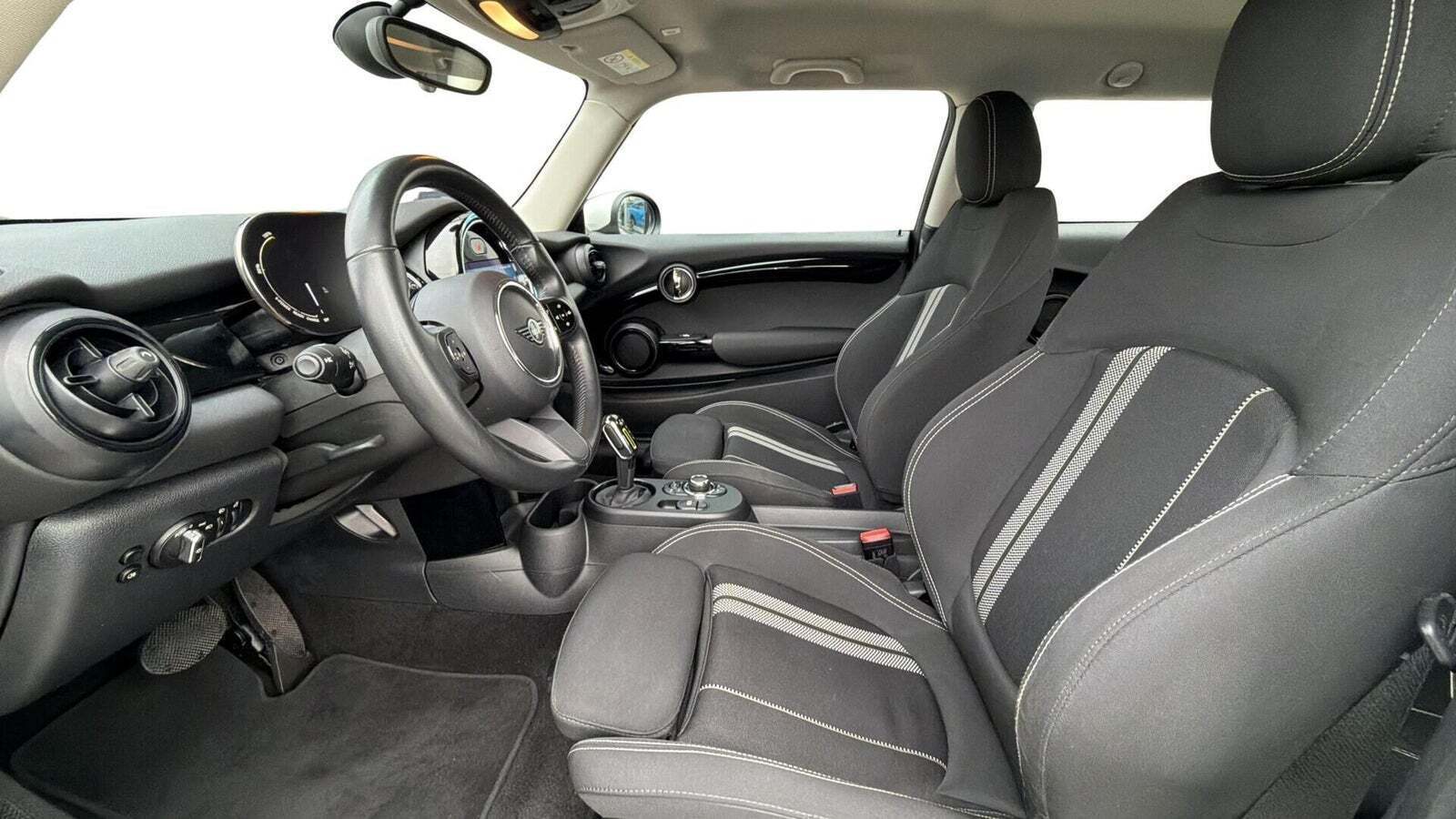 Mini Cooper SE Essential