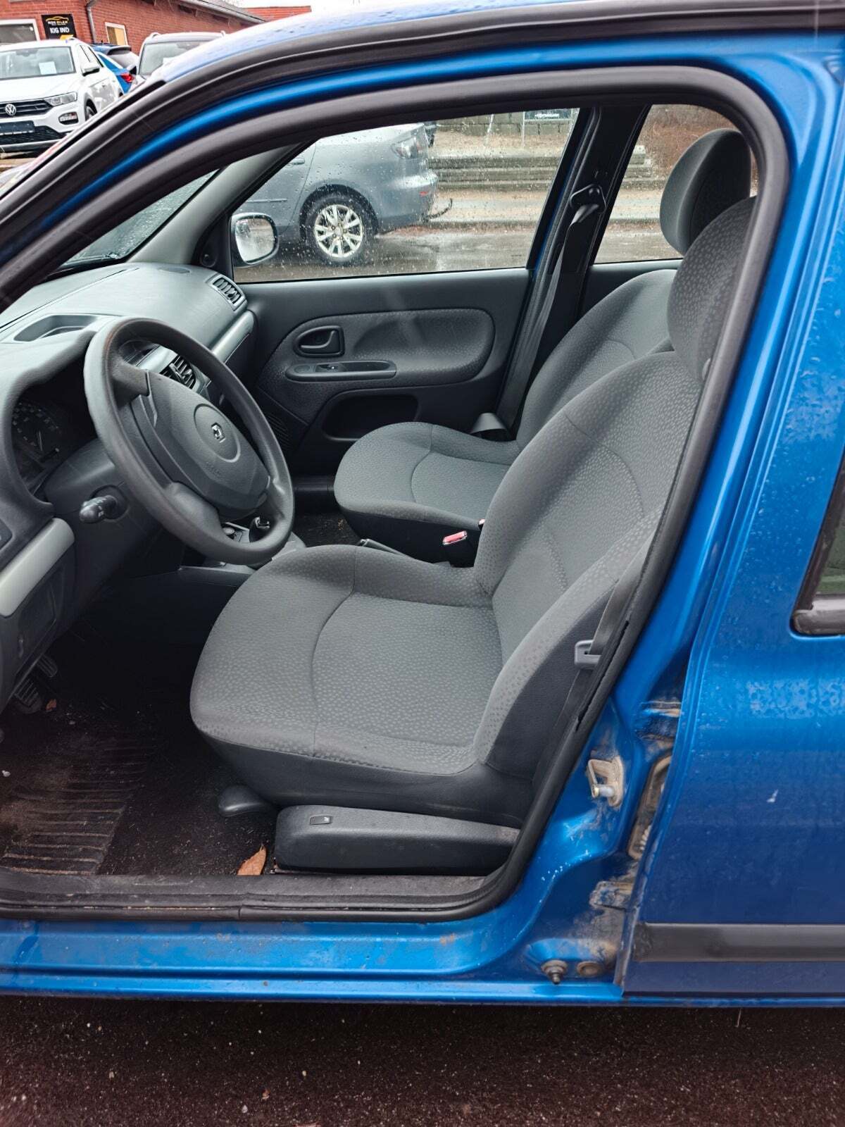 Renault Clio II 1,2 8V Family Authentique